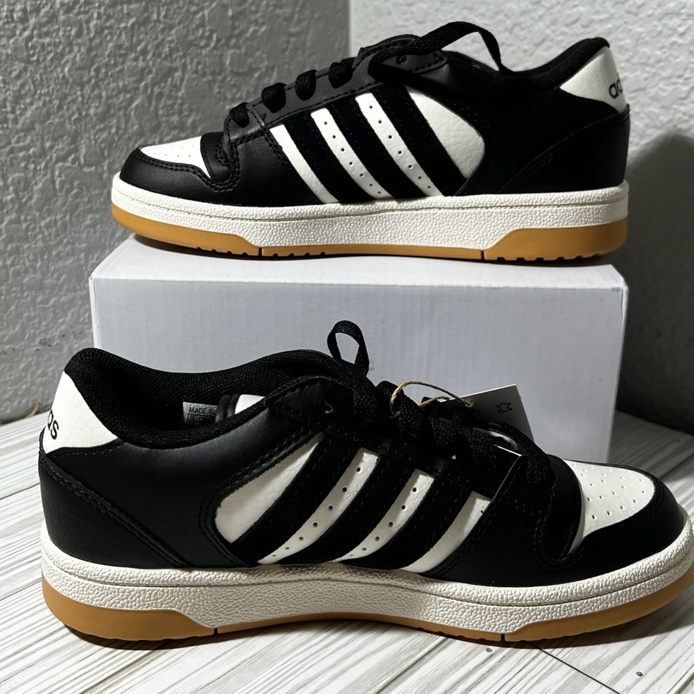 Adidas break start low top basketball shoes sneakers White black youth size 3.5
